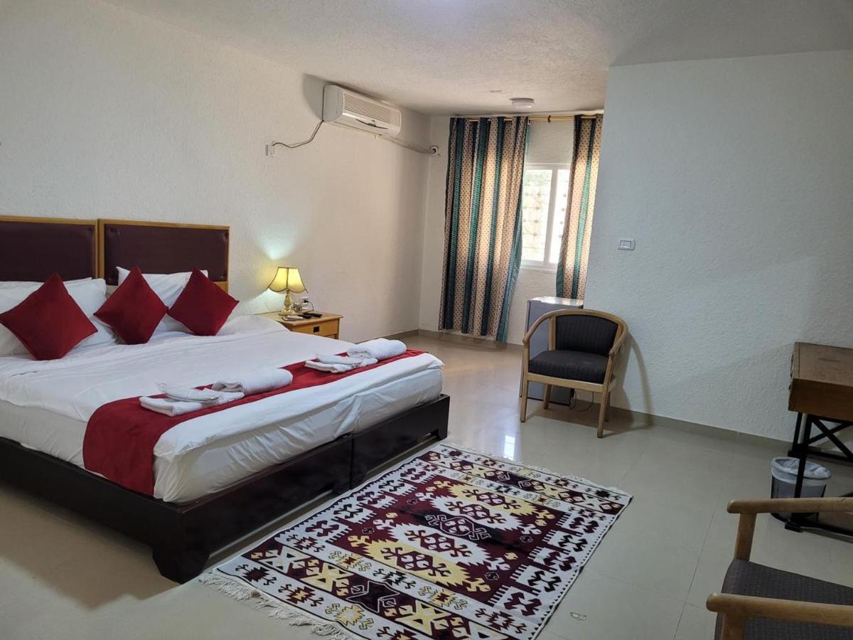 Petra Home Hotel Вади Муса Экстерьер фото